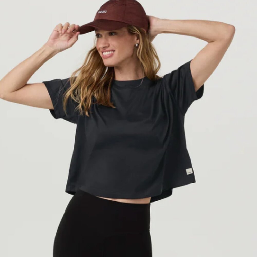 Vuori | Energy Tee | Black Heather | Small